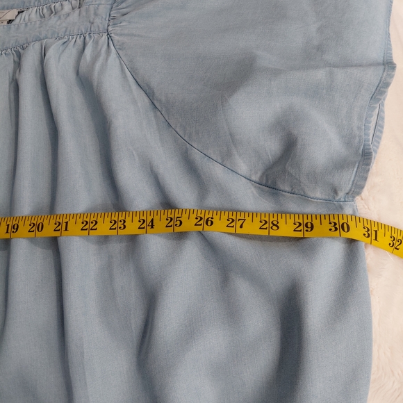 NWT St. John's Bay Apparel Blue Light Wash S/S Blouse - Picture 6 of 12